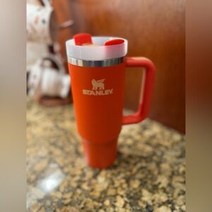 Stanley- 30 oz Color- Tigerlily